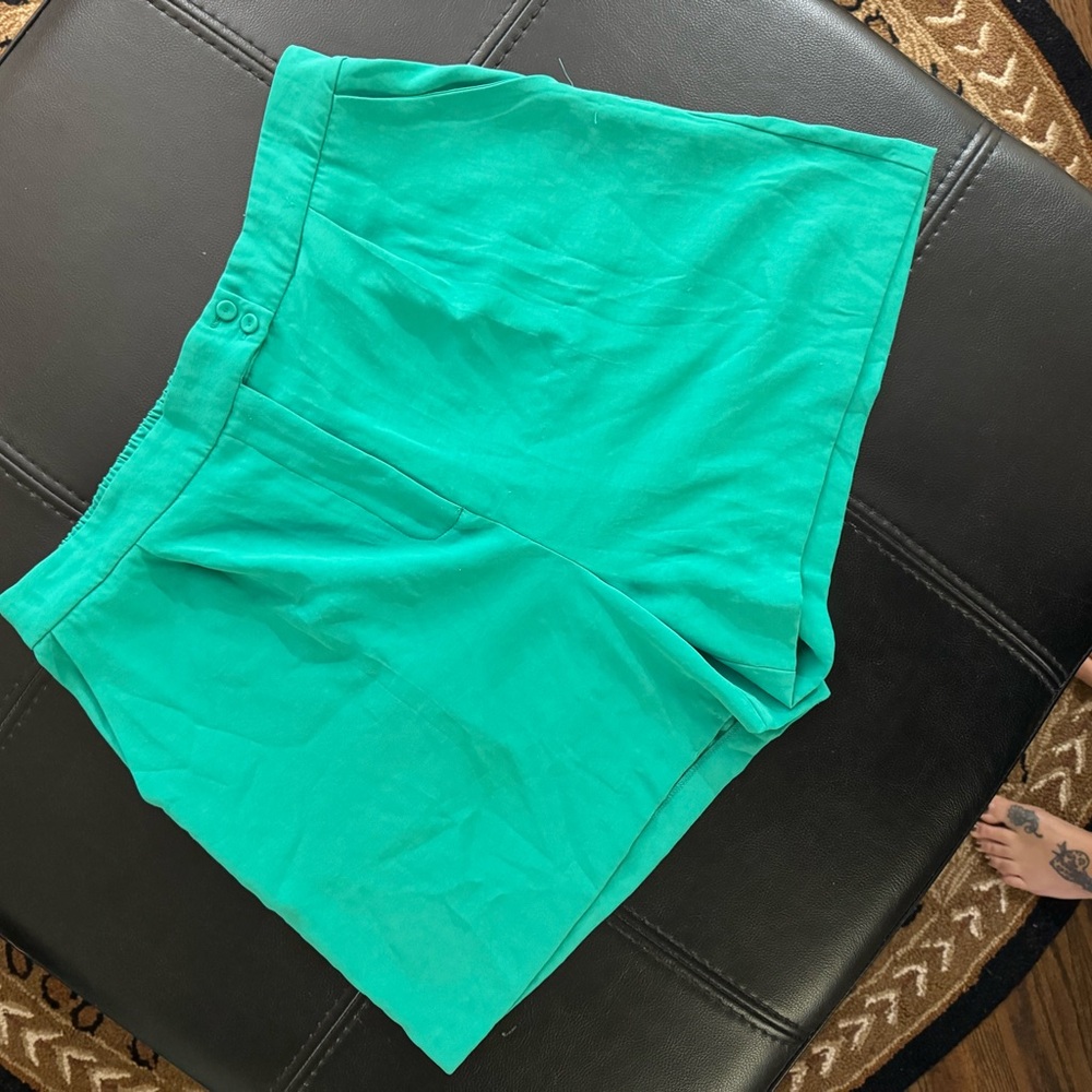 Skies Are Blue Green Women's Shorts